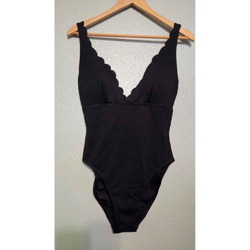 Kate Spade One Piece Swimsuit Med. Black Scalloped Plunge Textured Resort Beach